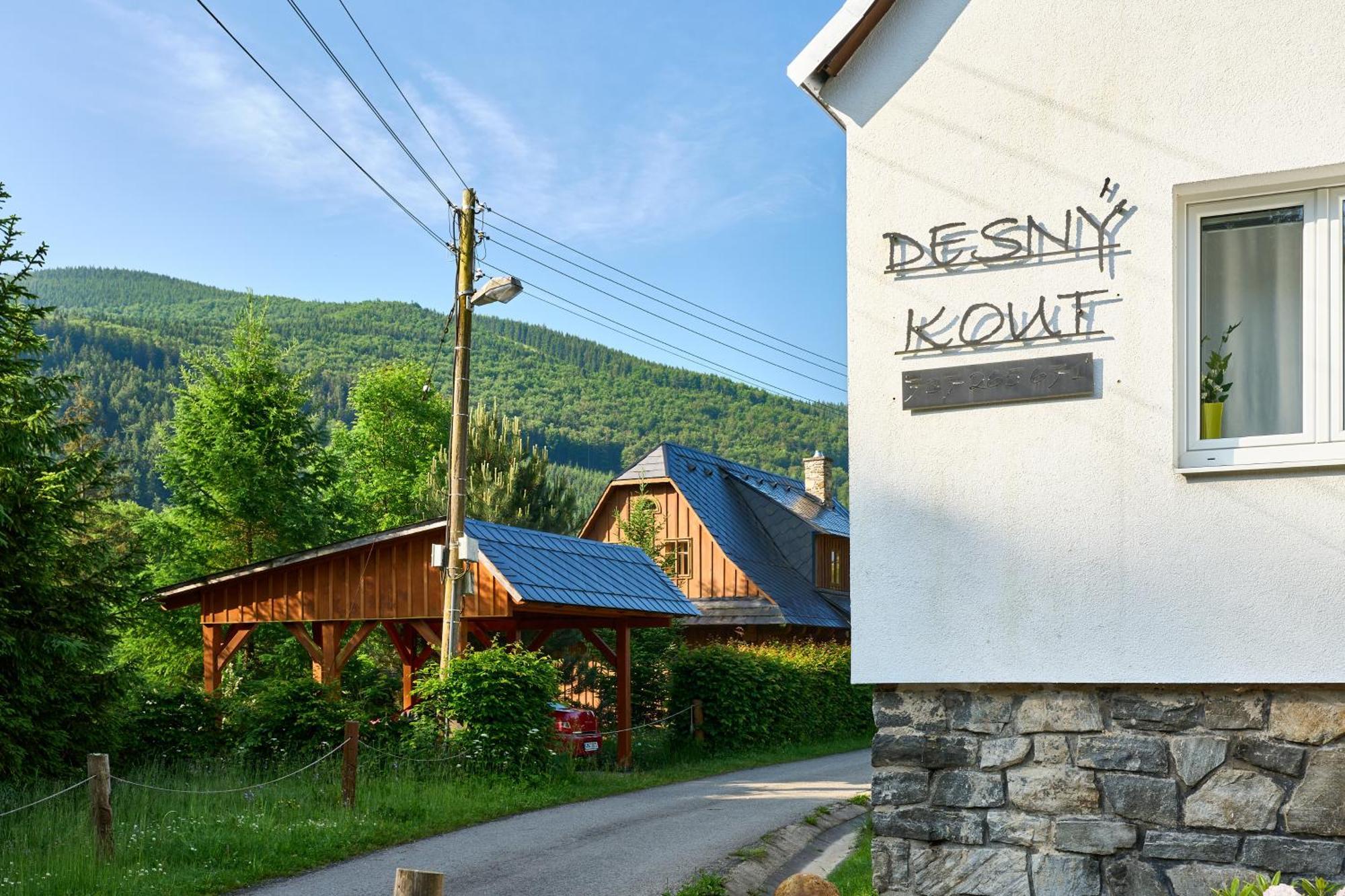Вілла Desny Kout Кути Екстер'єр фото